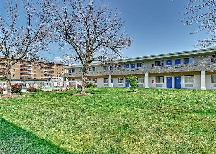 6-villa Park, Il - Chicago West Hotel 3*