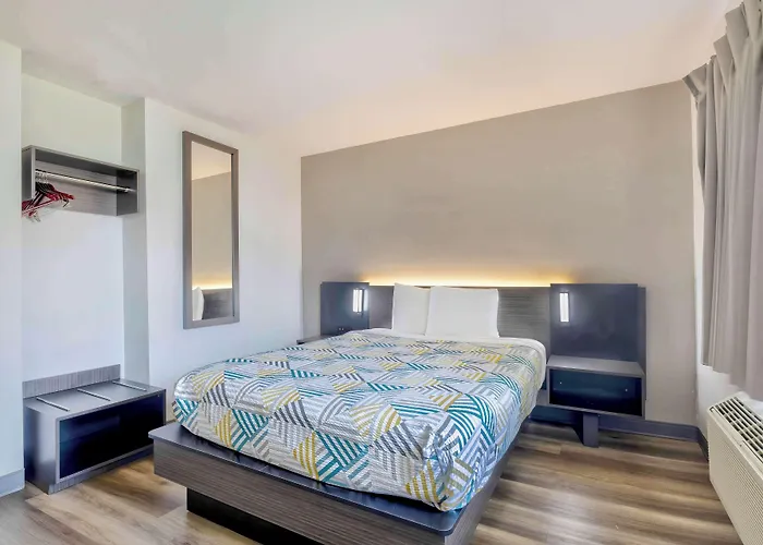 6-villa Park, Il - Chicago West 3*